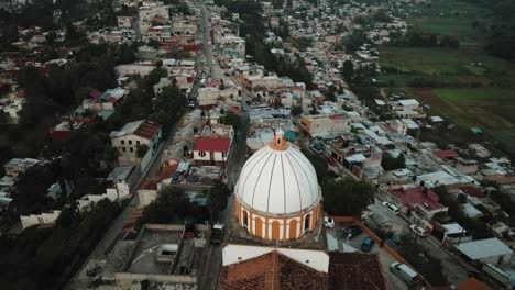 Colonial-Guadalupe-Church-In-San-Cristobal-de-las-Casas,-Chiapas,-Mexico---aerial-pullback