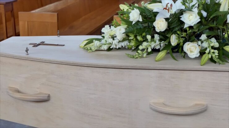 Scatto di cappella e altare religiosi cristiani o cattolici per i fedeli