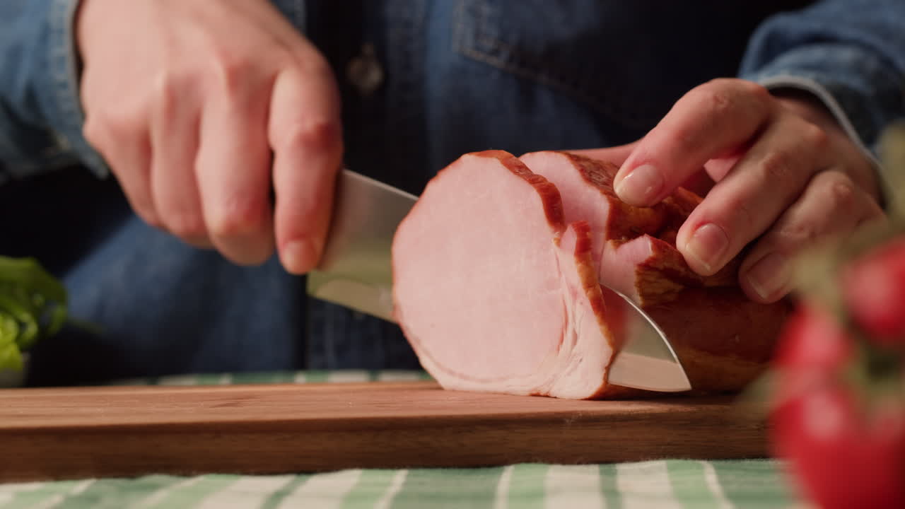 Slicing Ham