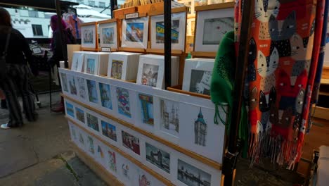 london souvenirs and street art at an outdoor market