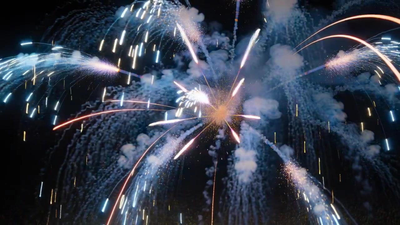 Esplosione di fuochi d'artificio aerei che si accendono nel cielo notturno, formando un nucleo arancione, scintille e fumo che cadono per lo spettacolo
