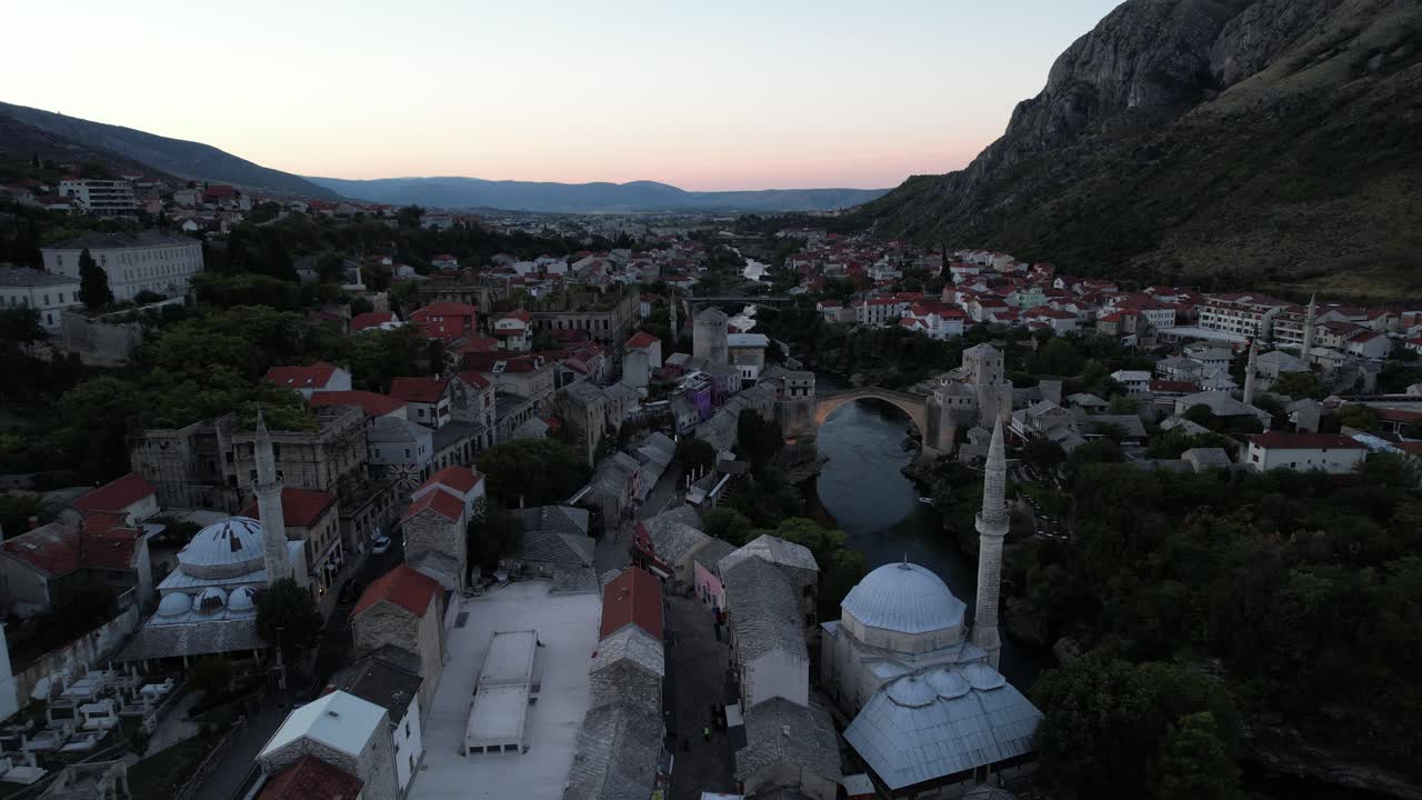 Soluppgång i Mostar stad