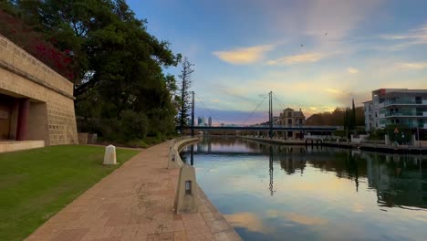 Trafalgar-suspension-bridge---Extreme-wide