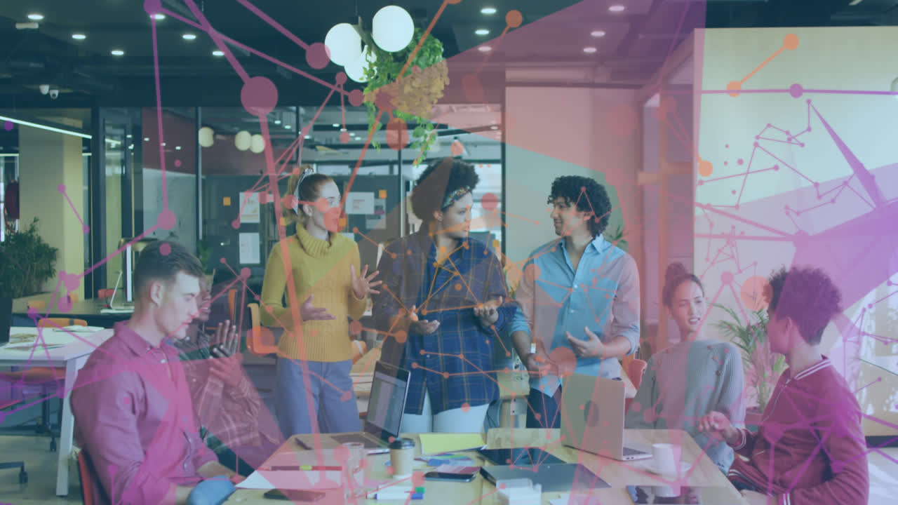 사무실에서 다양한 사업가들에 대한 모양의 애니메이션