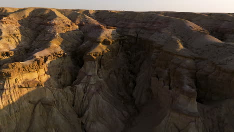 Cañones-De-Tsagaan-Suvarga-Al-Atardecer-En-Mongolia---Toma-Aérea-De-Drones