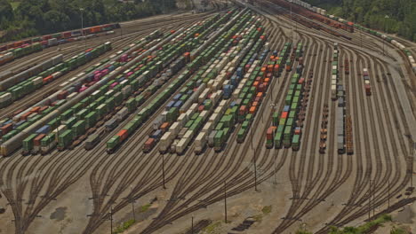 atlanta georgia aerial v658 vista de pájaro de la estación de tren con muchos trenes de carga - dji inspire 2, x7, 6k - agosto 2020