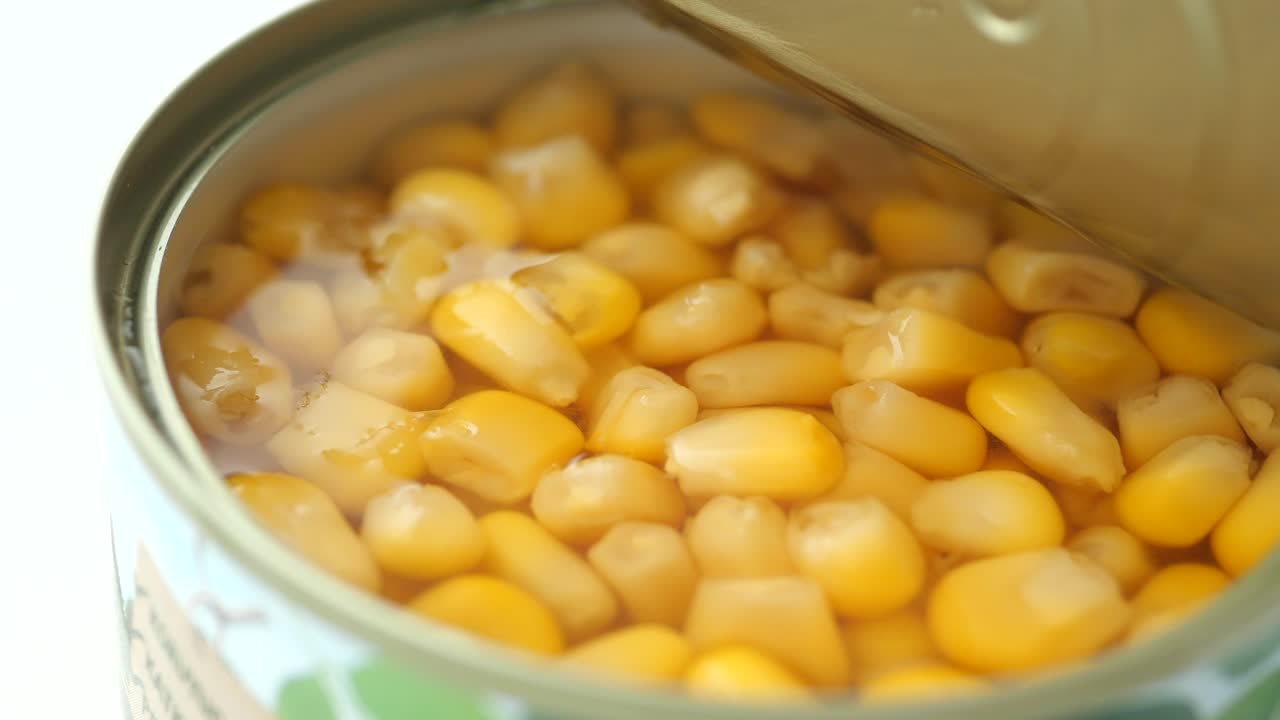 통조림 에 담긴 옥수수