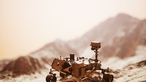 el rover curiosity de marte explora la superficie del planeta rojo