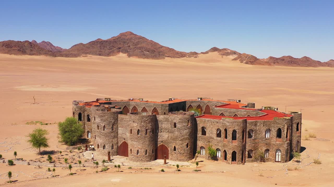 namib 사막 나미비아 4의 sossusvlei 지역에 있는 화려한 르 미라지 리조트 롯지 호텔 성 및 스파의 공중