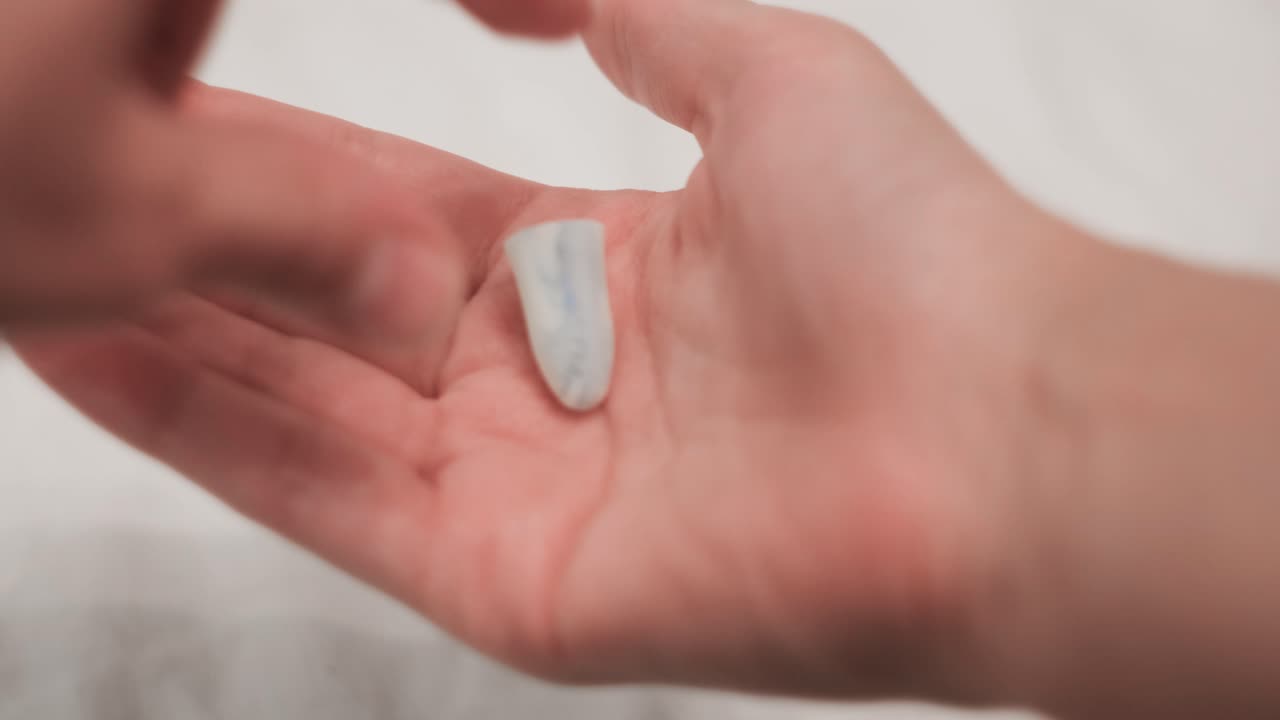 persona que tiene aparatos dentales