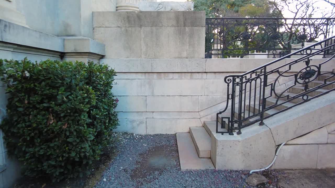 fachada del museo del palacio francés, construida durante la bella época con un estilo de bellas artes en buenos aires