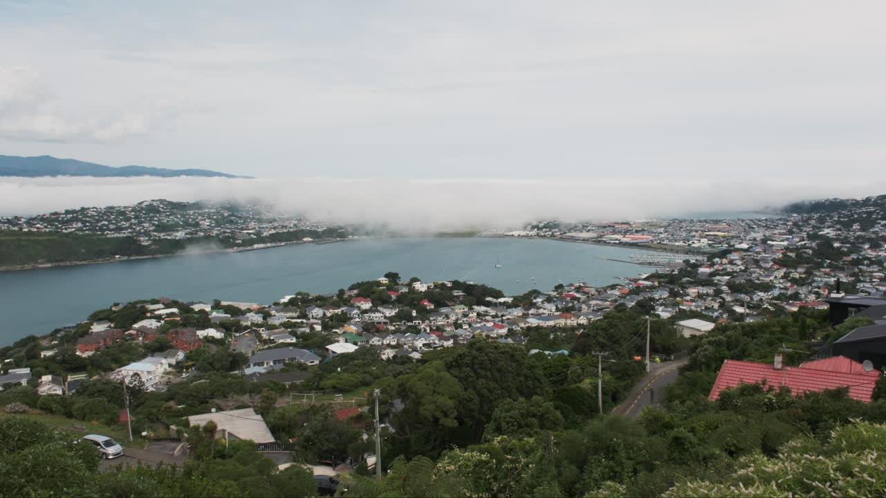 뉴질랜드의 웰링턴 국제공항 위에 두꺼운 안개가 흐르고 있다.