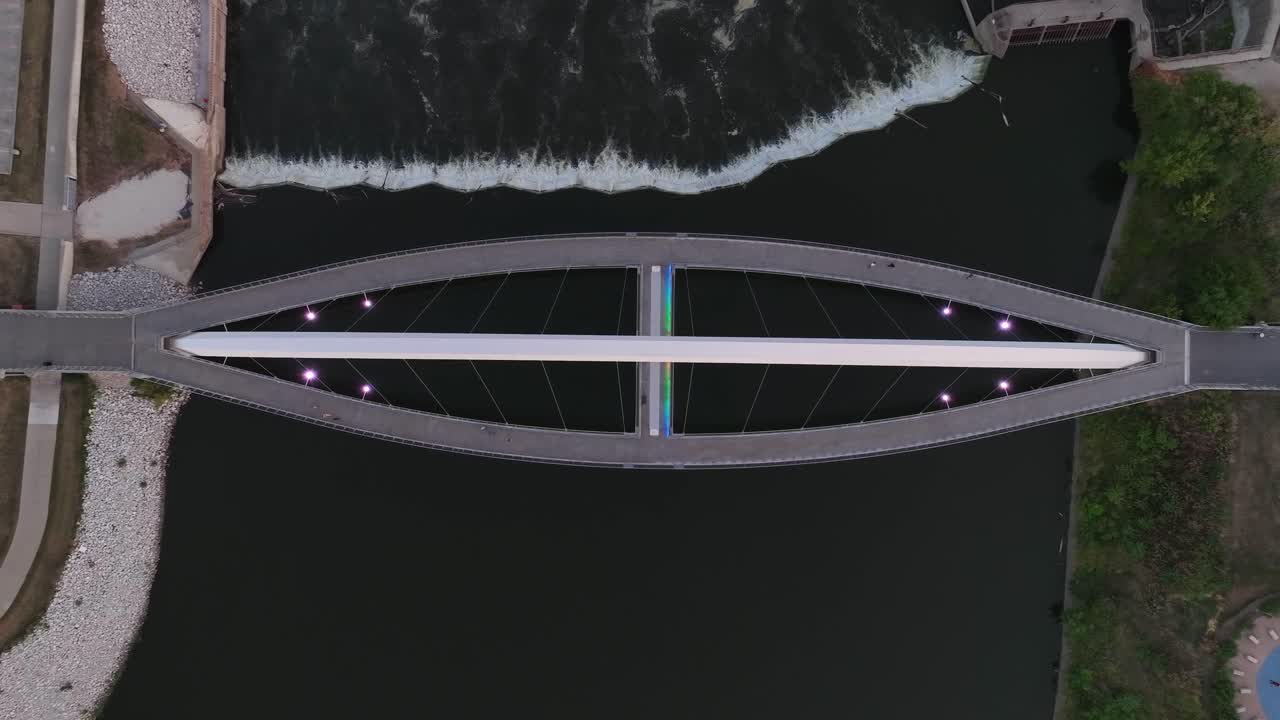 아이오와 여성의 성취 다리