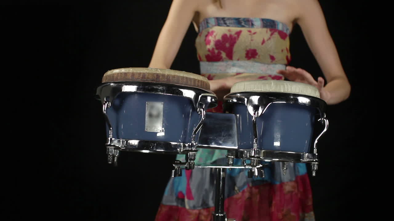 여성 타악기 연주자 03