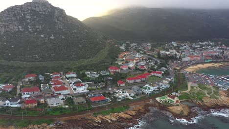 Vista-Aérea-De-Kalk-Bay,-Sudáfrica