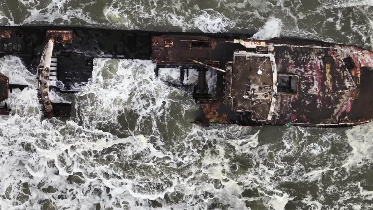 나미비아의 유명한 해골 해안에 침몰한 배, 항공