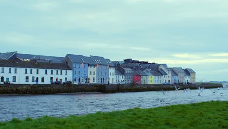 el tiro de la sartén suave de largo fue en galway