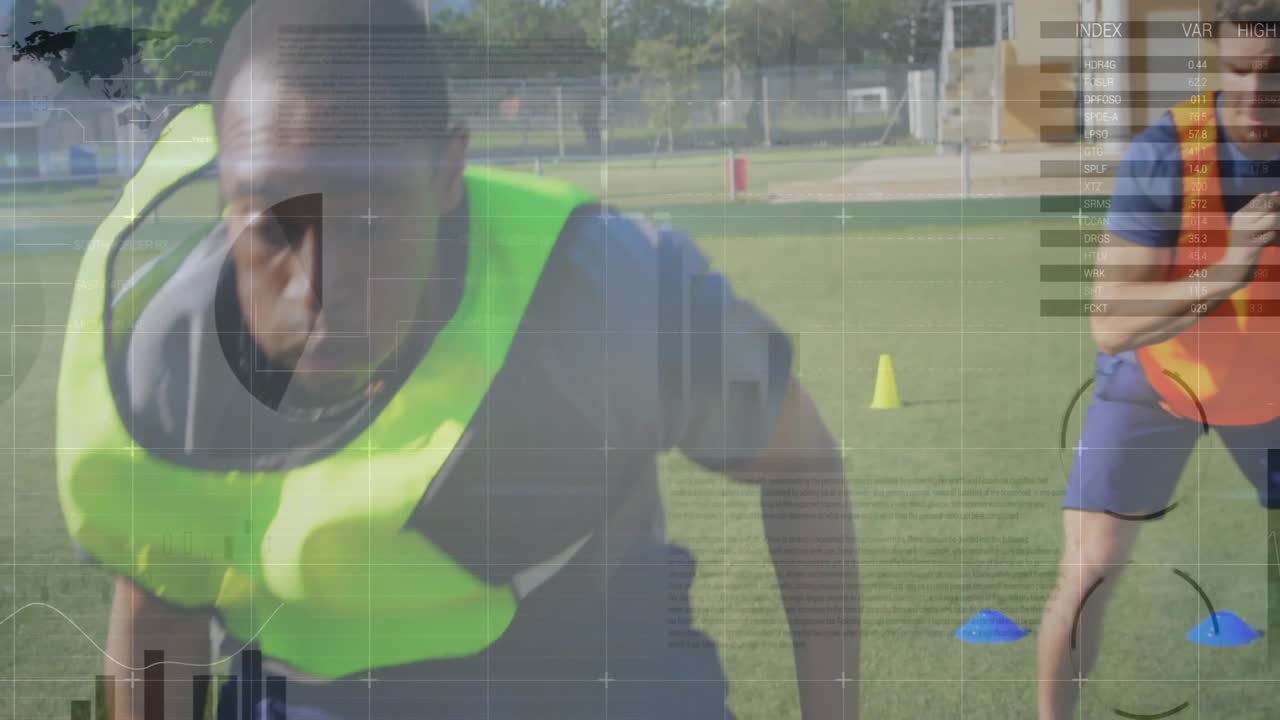 Animazione dell'elaborazione dei dati su diversi giocatori di calcio che si allenano allo stadio.