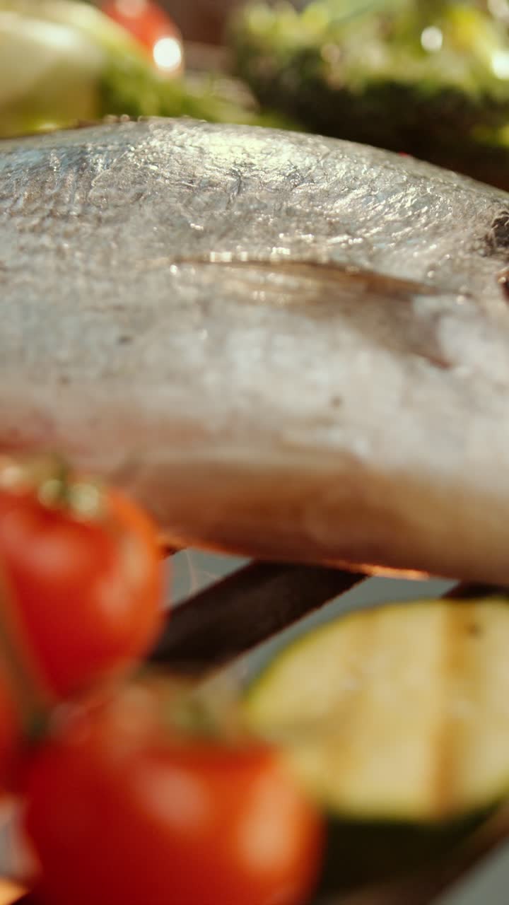 pescado y verduras a la parrilla