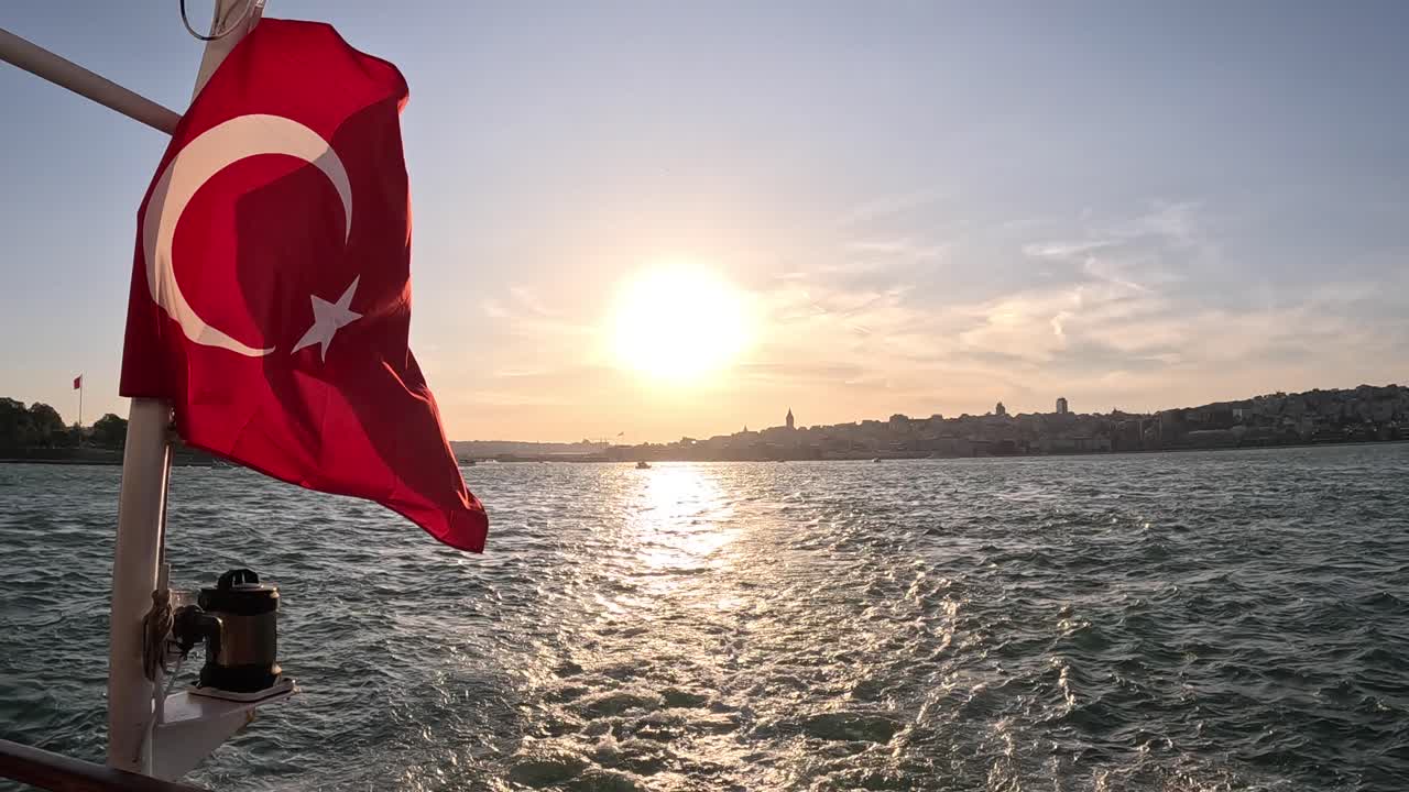 TURKISH FLAG WAVING IN THE BOSPHORUS | TURKISH FLAG AT SUNSET | HISTORICAL PENINSULA SILHOUETTE