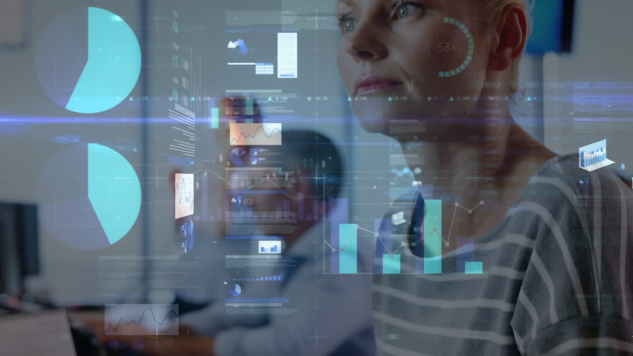 animación del procesamiento de datos financieros en diversos empresarios que utilizan computadoras