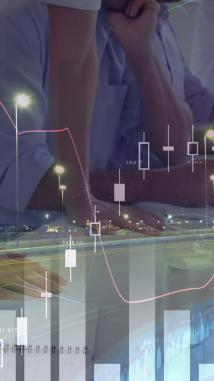animación de estadísticas y procesamiento de datos financieros sobre empresarios en reuniones