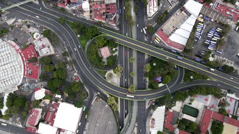 Cruce-En-El-Sur-De-La-Ciudad-De-México-Visto-Desde-Un-Dron