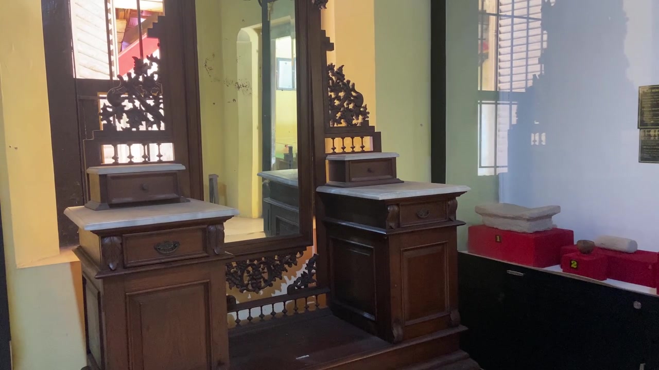 Antique Wooden Dressing Table with Carved Details and Mirror