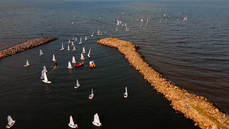 Segelwettbewerb-Für-Junge-Leute-In-Kuiviz