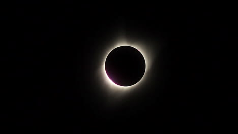 el efecto del anillo de diamante anuncia el comienzo de la totalidad.