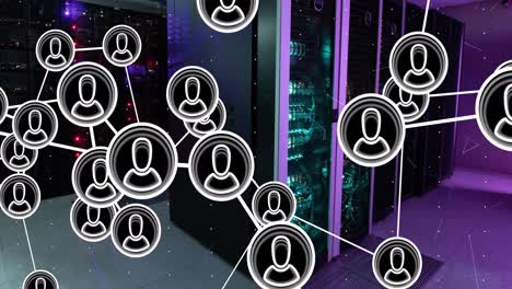 animación de la red de iconos de perfil contra la sala de servidores de la computadora.