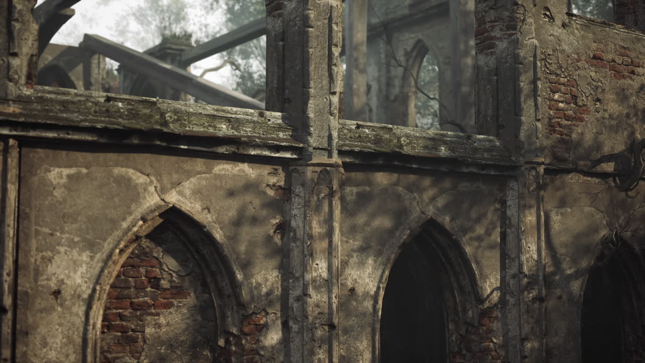 разрушенное готическое здание