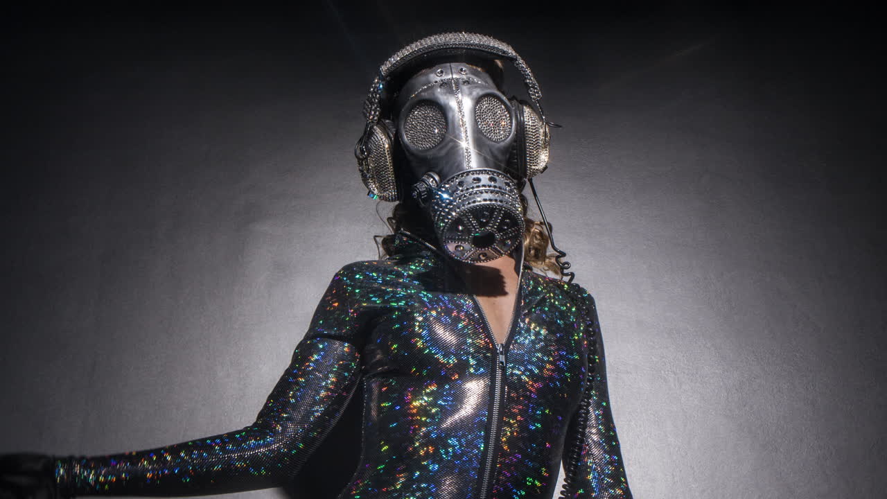 máscara de gas brillante 4k 22