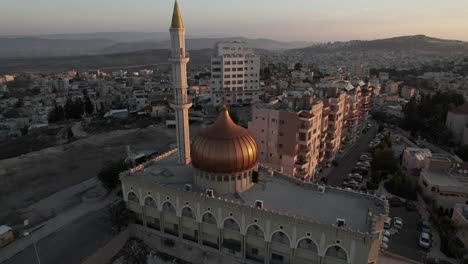 Muslimische-Moschee-Die-Große-Moschee-Von-Nazareth-Drohnenaufnahmen-über-Israel