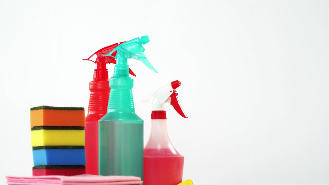 varios suministros de limpieza