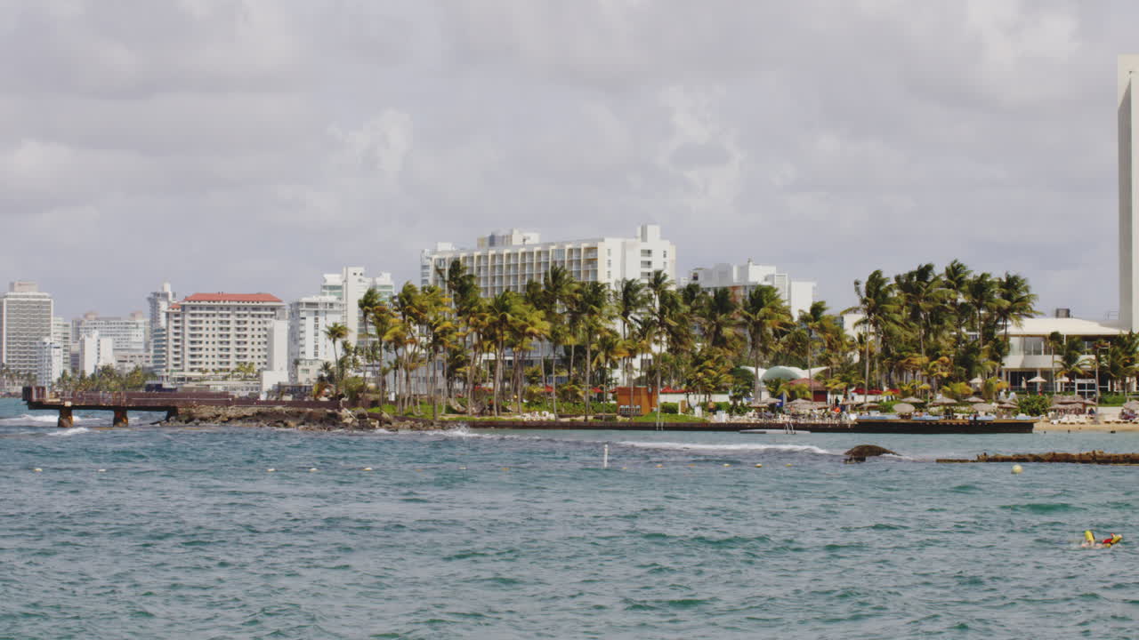 día cálido en la bahía de el boqueron, san juan, puerto rico