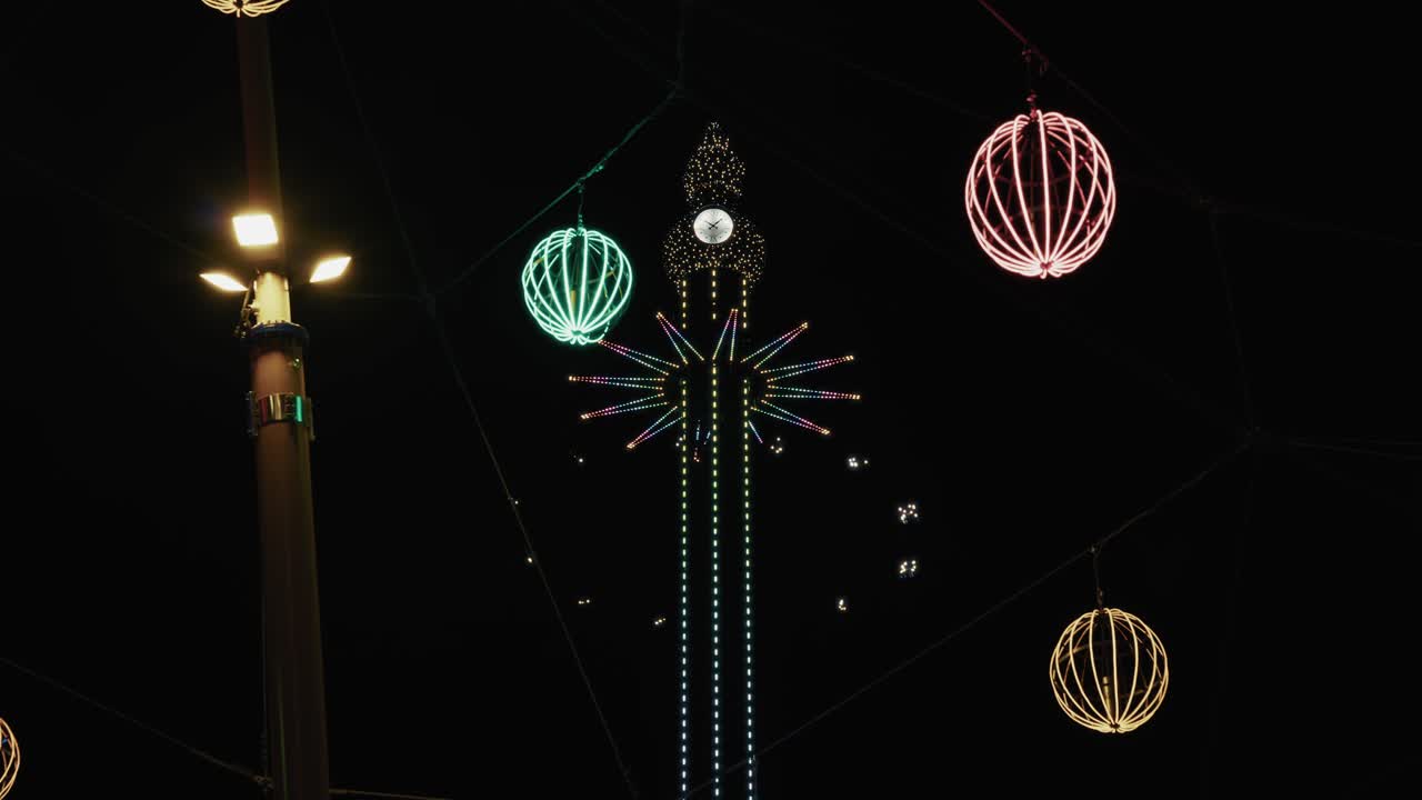 야간 조명 및 놀이 공원의 장식