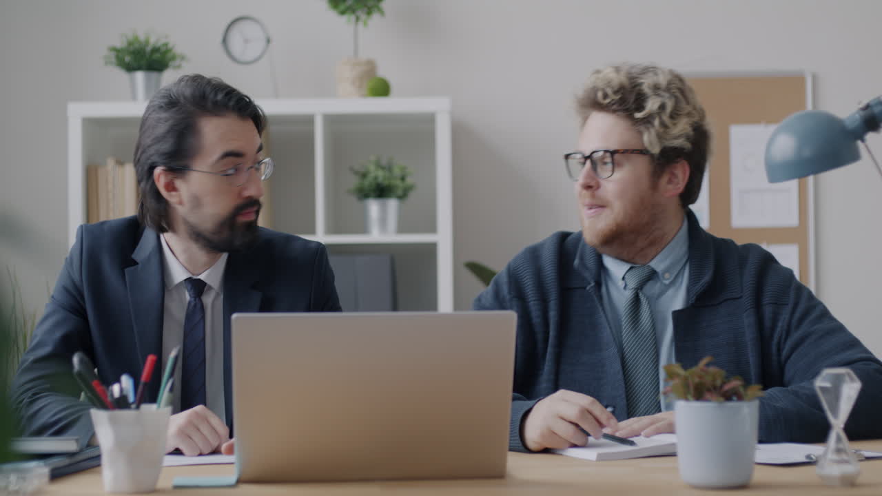 회의에서 비즈니스 동료