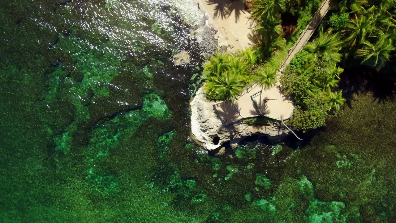 foto aerea de playa manzanillo, costa rica