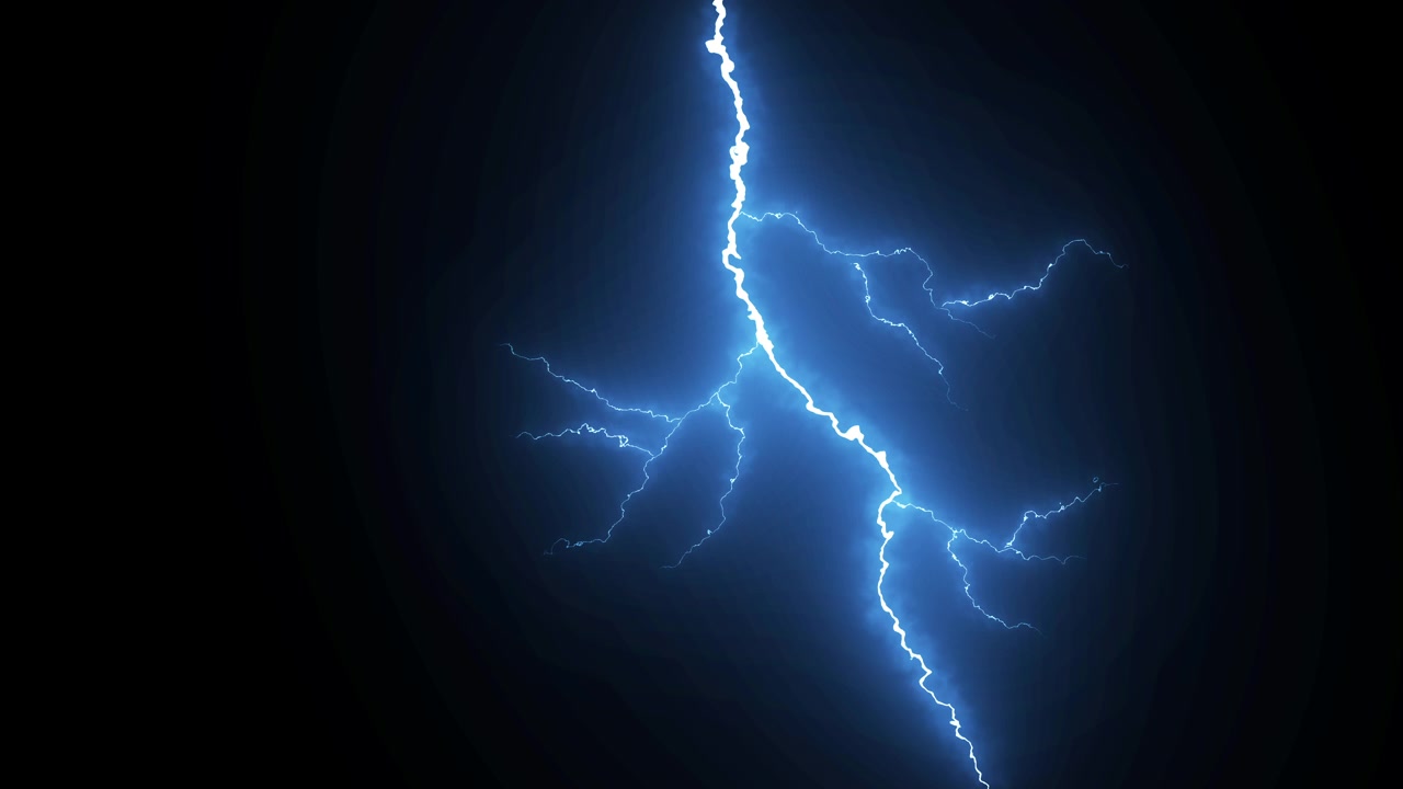 Potente fulmine blu che lampeggia su sfondo scuro