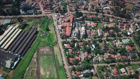 Vista-Aérea-Del-área-Industrial-Y-De-Vivienda-En-El-Suburbio-De-Bugolobi-De-La-Ciudad-De-Kampala,-Uganda