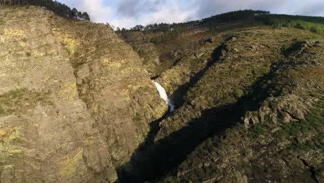 Cascada-Fisgas-Do-Ermelo---Hermosas-Cascadas-En-Cascada