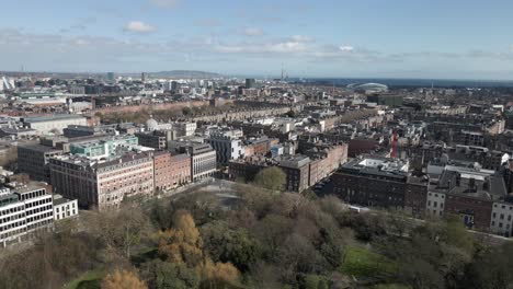 tiro de drone del centro de la ciudad de dublín