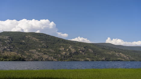 Zeitraffer-Der-Sommerferien-Am-Sanabria-See