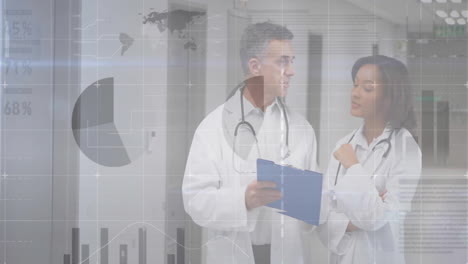 animación de la interfaz infográfica sobre diversos médicos que discuten los informes de los pacientes en el hospital