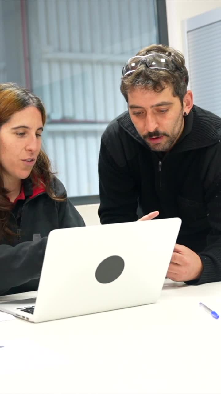 Lavoro di squadra e collaborazione con la tecnologia