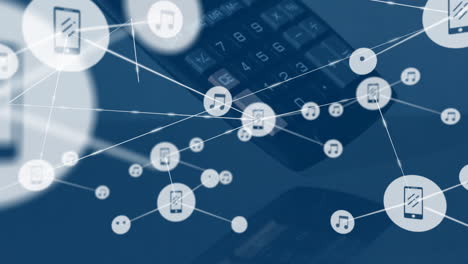 animación de la red de iconas de música y medios sobre la calculadora que cae en el escritorio