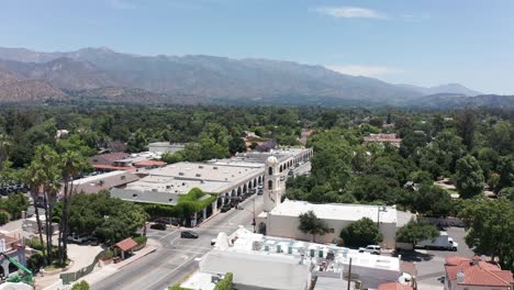 Aerial-rising-and-panning-shot-of-quaint-downtown-Ojai,-California