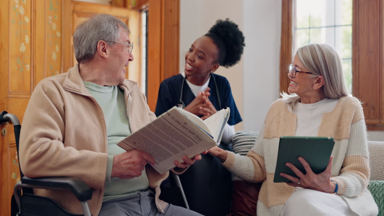 노인 돌봄, 간호사 및 가정에서 대화