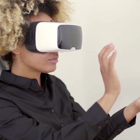 Woman-Using-3D-Virtual-Reality-Headset